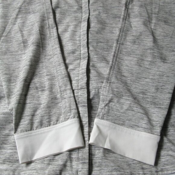 Lululemon Sun Showers full zip Jacket size 6 ptp 21.5" *EUC - Picture 10 of 16